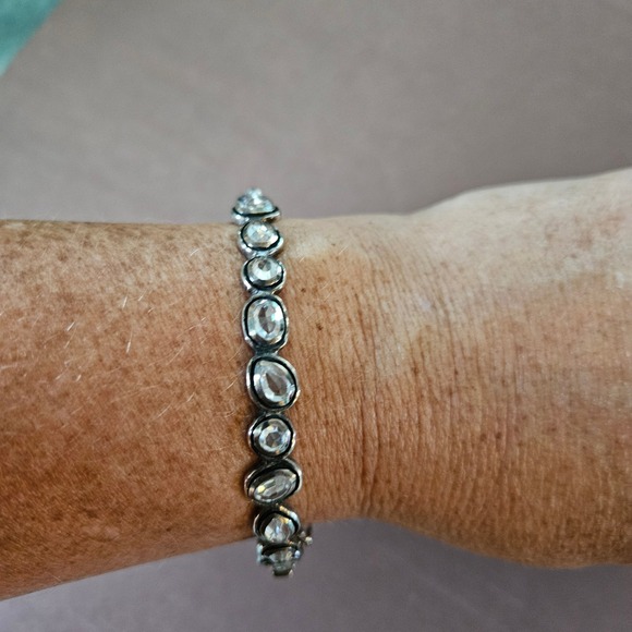 Silpada B2710 Brilliance Hinged Bangle - Picture 1 of 3
